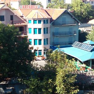 Bed & Breakfast Karavan